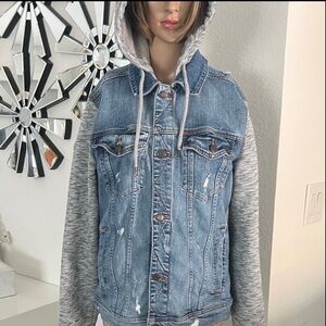 (HOLLISTER
CALIFORNIA)Women's Denim and Gray Hooded Jeans Jacket Size Medium